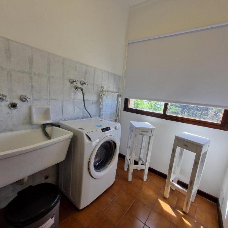 Vistas al Golf Dpto Alem Aloha Host - Four-Bedroom Apartment with Balcony - 20