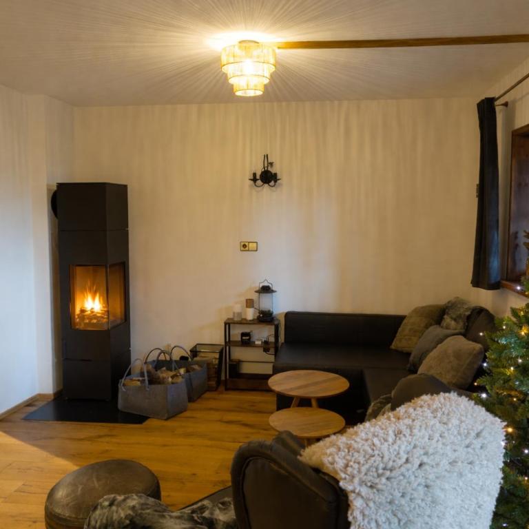 Chalet Alpl - Ferienwohnung Waldblick mit Sauna, Kamin & Whirlwanne - Apartment mit 2 Schlafzimmern - 5