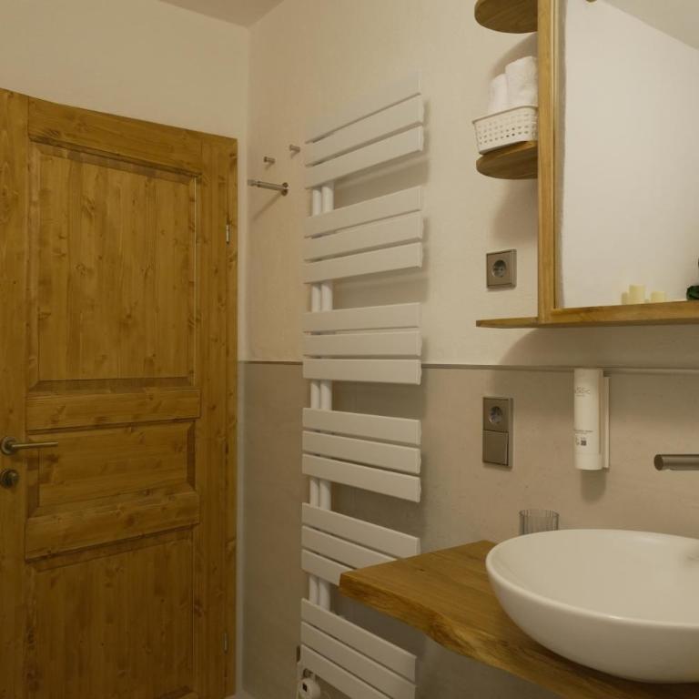 Chalet Alpl - Ferienwohnung Waldblick mit Sauna, Kamin & Whirlwanne - Apartment mit 2 Schlafzimmern - 25