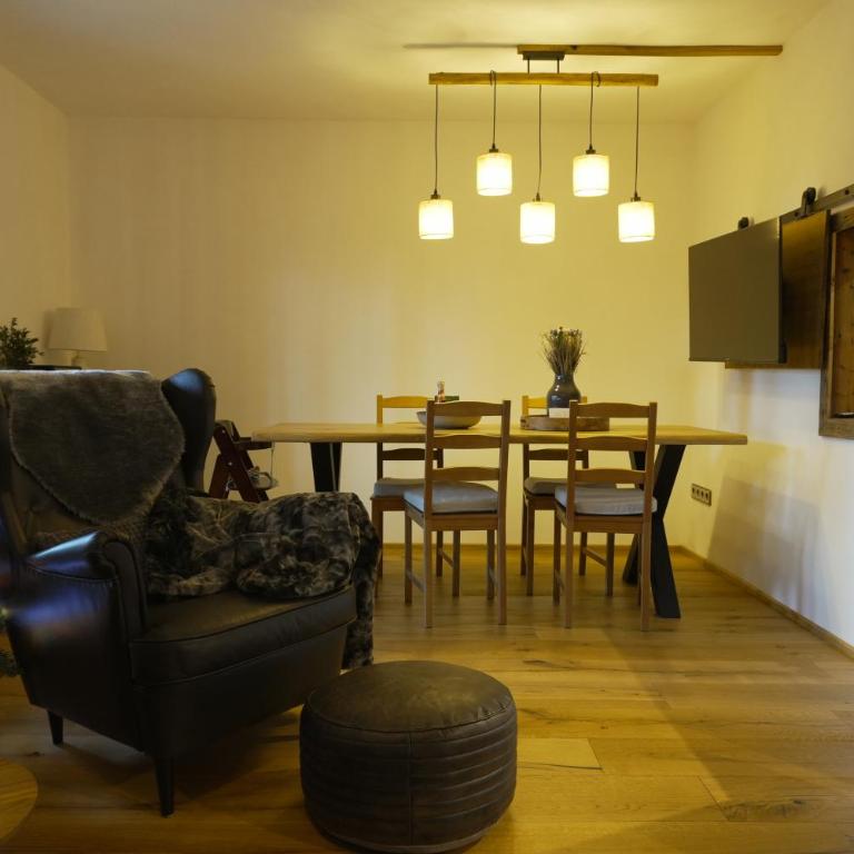 Chalet Alpl - Ferienwohnung Waldblick mit Sauna, Kamin & Whirlwanne - Apartment mit 2 Schlafzimmern - 6