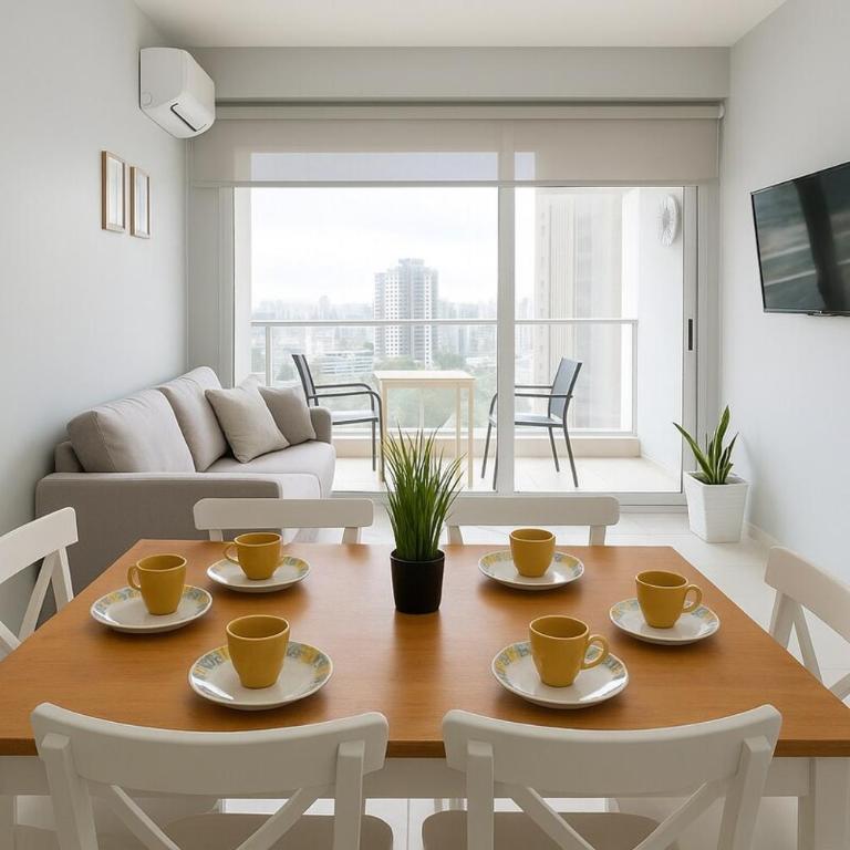 Exceptional View 2005 - Three-Bedroom Apartment - 2