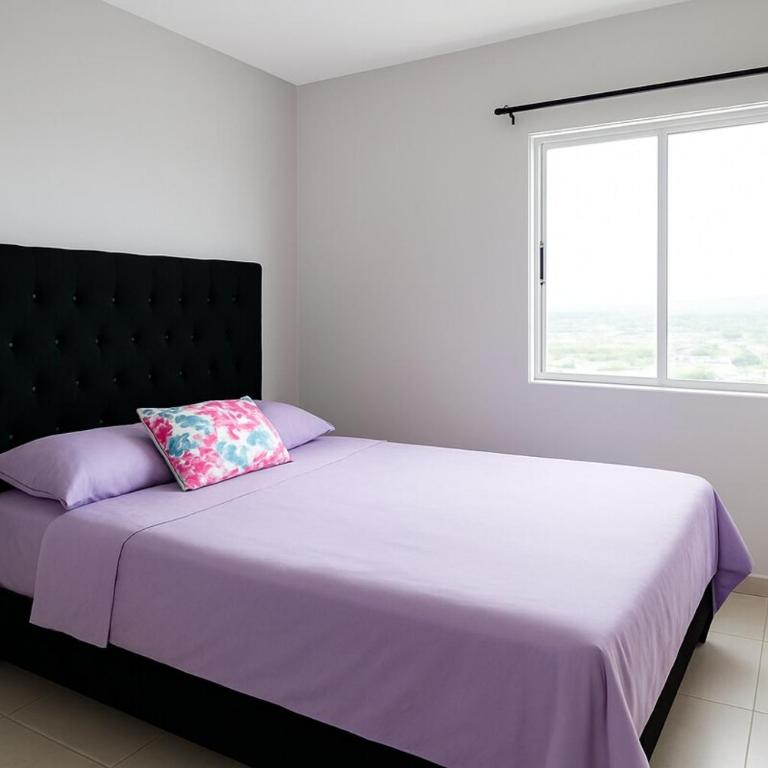 Exceptional View 2005 - Three-Bedroom Apartment - 10