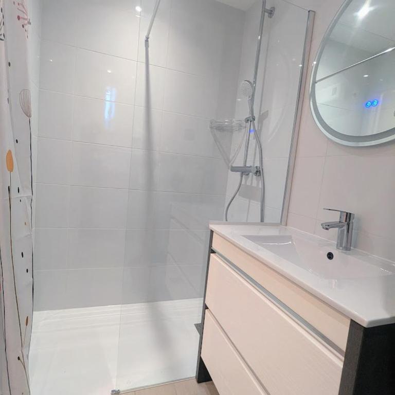 Le calme et les couleurs de l'été - One-Bedroom Apartment - 28