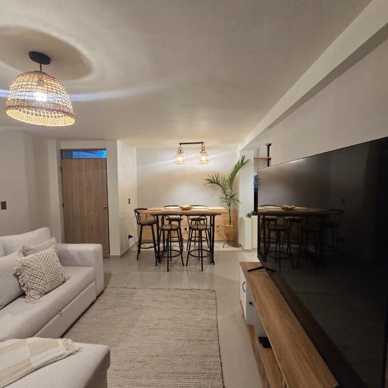 Molcabaña Casa con Jacuzzi privado y diseño de interiores profesional, ubicada en el norte de Armenia, es la casa TOP de Molca Travel - Three-Bedroom House - 77
