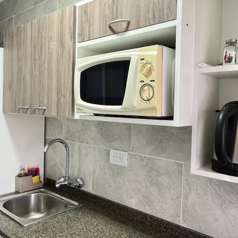 Depto Alvarado Zona Güemes equipado - Apartamento de 1 dormitorio - 2
