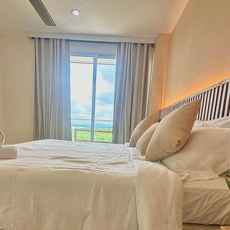 Luxury apartment sea view with pool- central 12 min from the city center - Two-Bedroom Apartment - 2