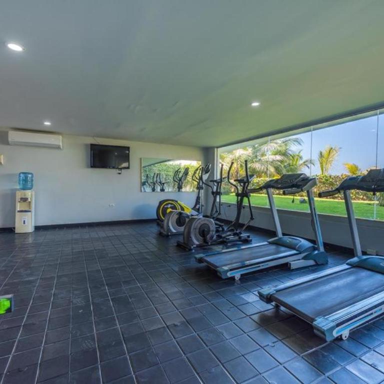 Luxury apartment sea view with pool- central 12 min from the city center - Two-Bedroom Apartment - 6