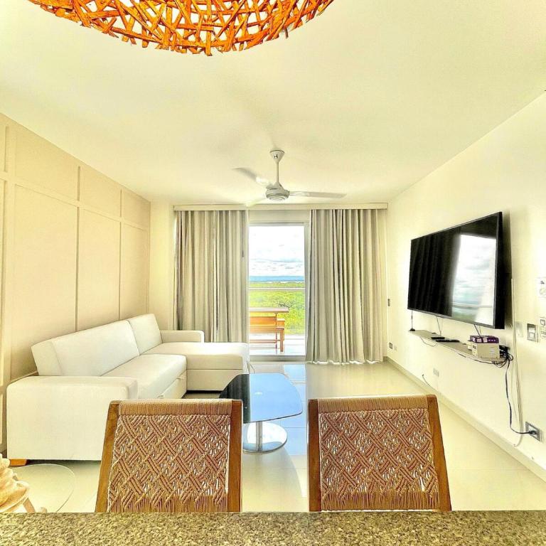 Luxury apartment sea view with pool- central 12 min from the city center - Two-Bedroom Apartment - 11