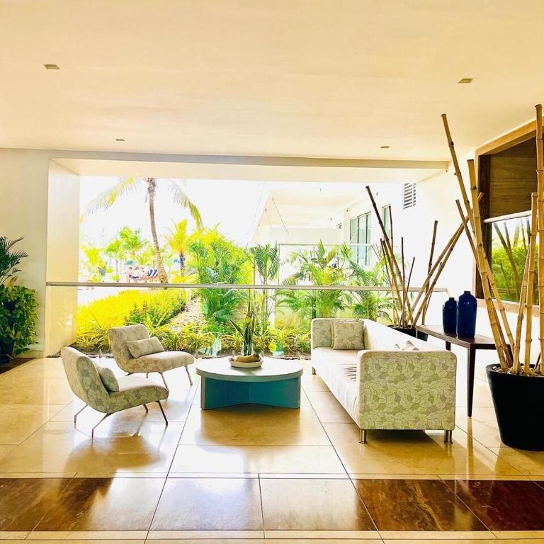 Luxury apartment sea view with pool- central 12 min from the city center - Two-Bedroom Apartment - 12