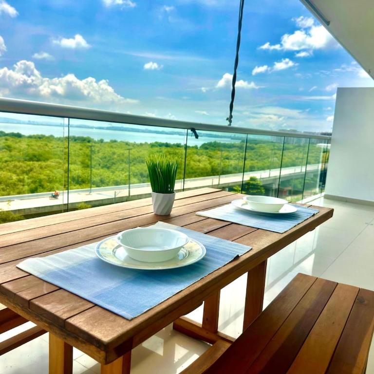 Luxury apartment sea view with pool- central 12 min from the city center - Two-Bedroom Apartment - 14