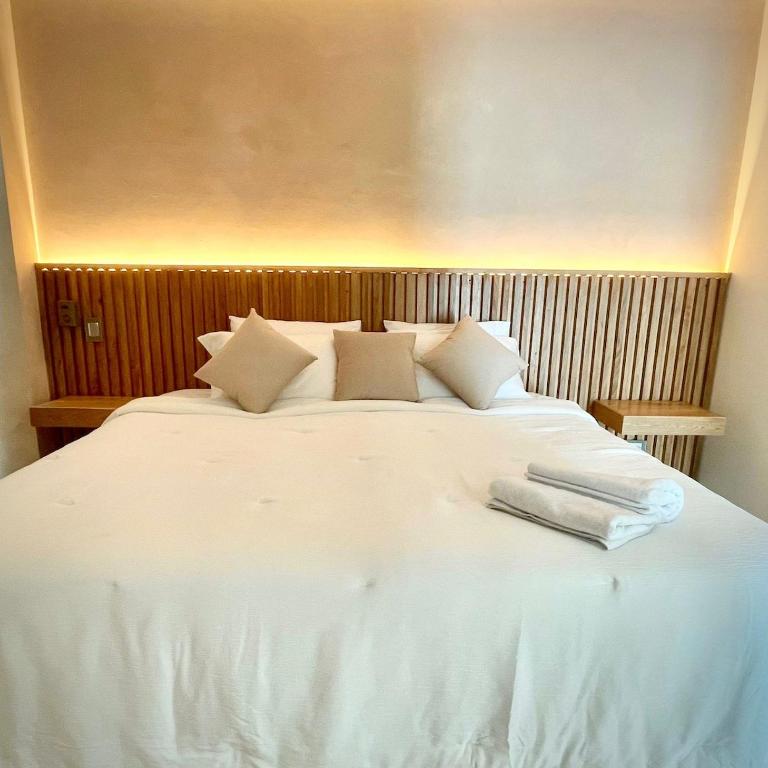 Luxury apartment sea view with pool- central 12 min from the city center - Two-Bedroom Apartment - 22