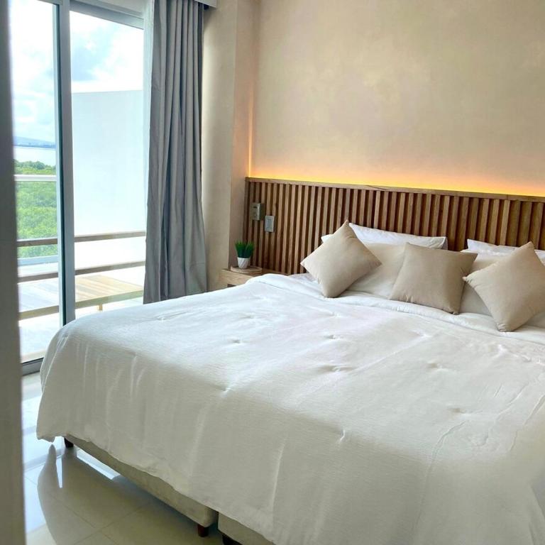 Luxury apartment sea view with pool- central 12 min from the city center - Two-Bedroom Apartment - 26
