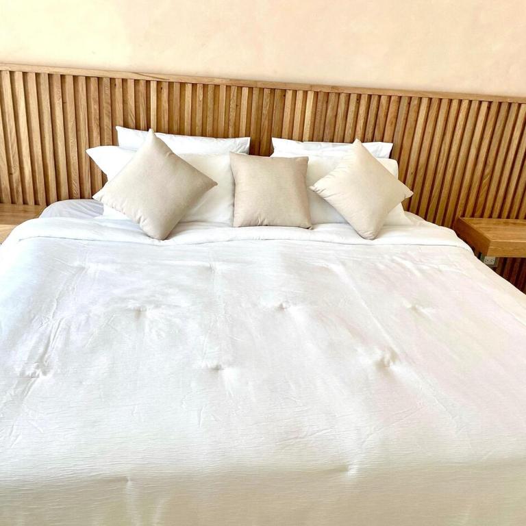 Luxury apartment sea view with pool- central 12 min from the city center - Two-Bedroom Apartment - 28