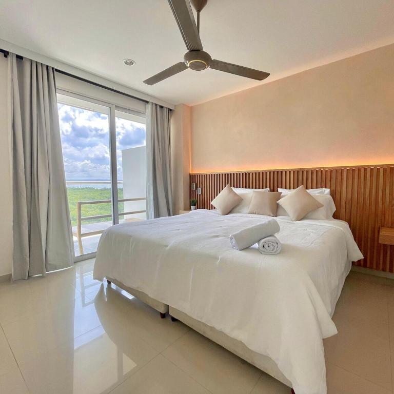 Luxury apartment sea view with pool- central 12 min from the city center - Two-Bedroom Apartment - 30