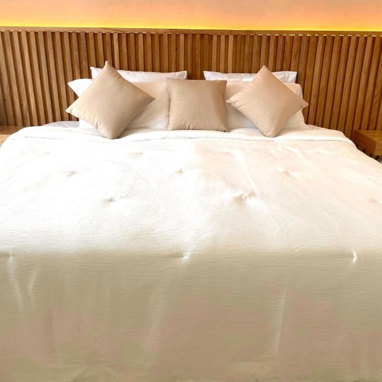 Luxury apartment sea view with pool- central 12 min from the city center - Two-Bedroom Apartment - 38