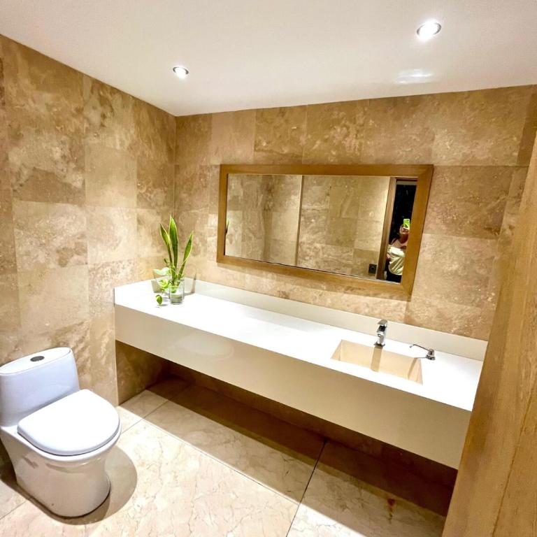 Luxury apartment sea view with pool- central 12 min from the city center - Two-Bedroom Apartment - 44
