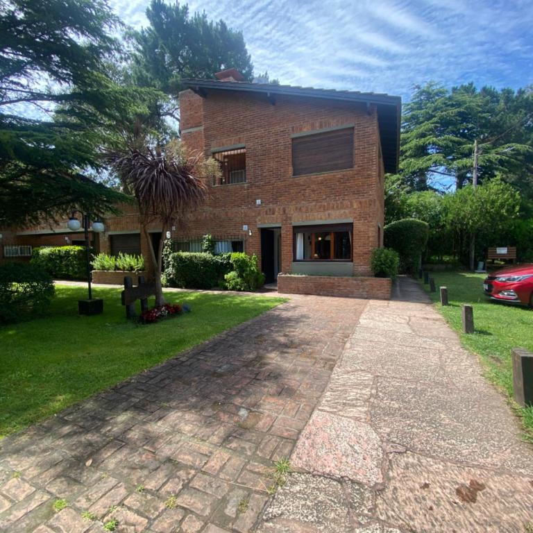 Departamento pinamar - Three-Bedroom Apartment - 1