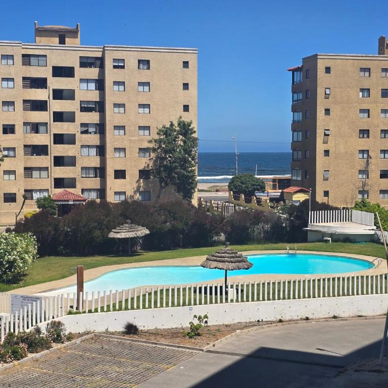 Condominio playa blanca 2401 Avenida Pacífico - Two-Bedroom Apartment - 2