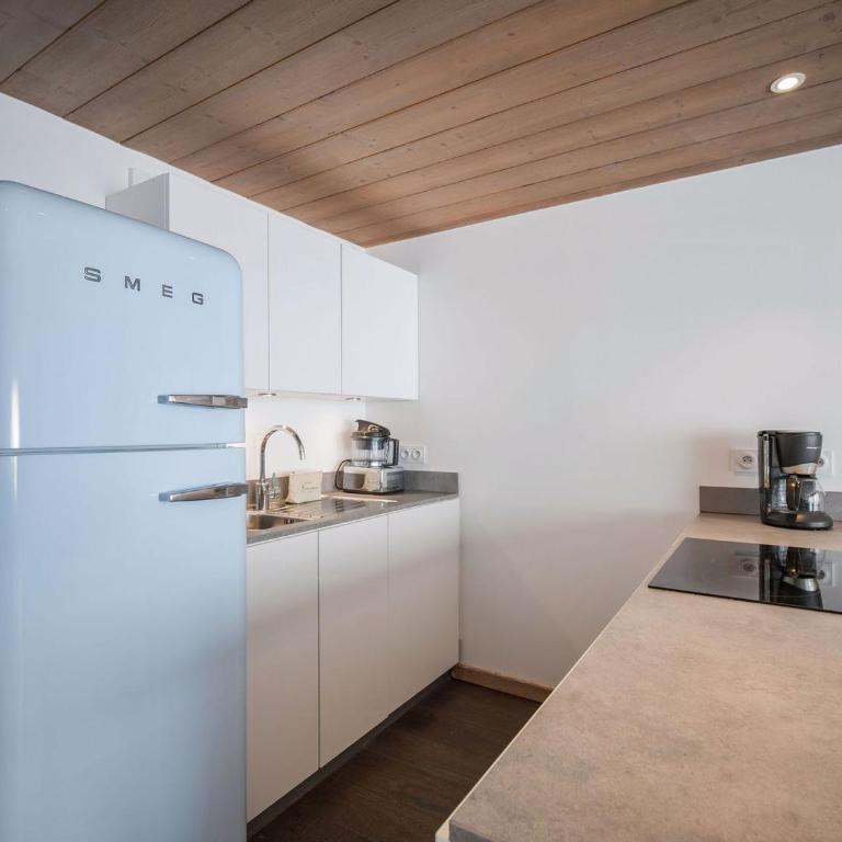 Appartement familial rénové proche des pistes avec WiFi à Courchevel - FR-1-568-60 - Apartamento - 3