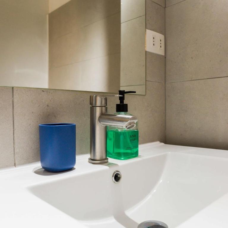 Modern 1BR Apt in Bellavista Steps from Metro - Apartment - 25