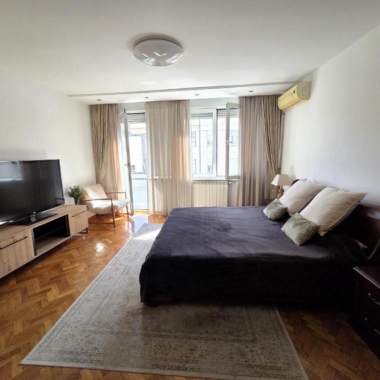Downtown Cozy - Apartman s 1 Spavaćom Sobom i Balkonom - 2