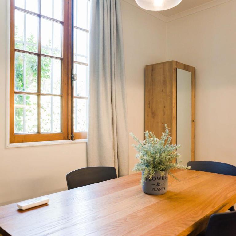 Chic 1BR Suite in Salvador Sleeps 3 Near Metro - Studio - 10