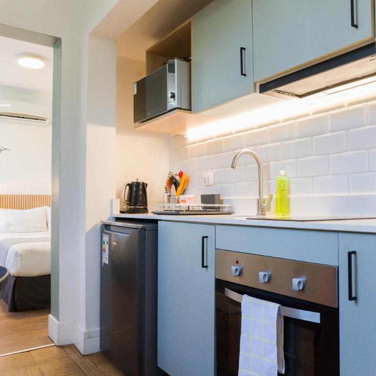 Chic 1BR Suite in Salvador Sleeps 3 Near Metro - Studio - 13