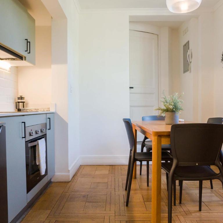 Chic 1BR Suite in Salvador Sleeps 3 Near Metro - Studio - 16
