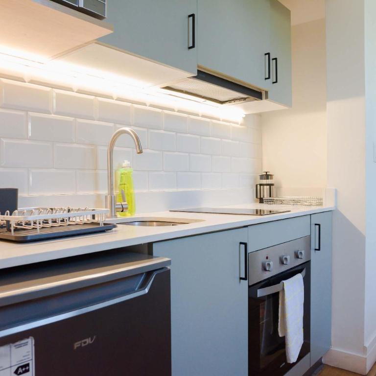 Chic 1BR Suite in Salvador Sleeps 3 Near Metro - Studio - 18