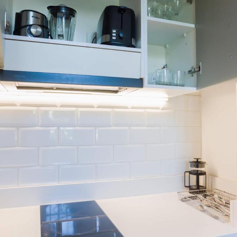 Chic 1BR Suite in Salvador Sleeps 3 Near Metro - Studio - 17