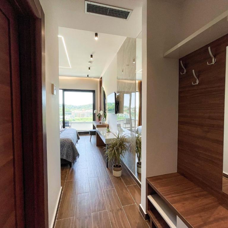 Hotel Lajka Luxury - Deluks Soba s Bračnim Krevetom i Pomoćnim Ležajem - 15