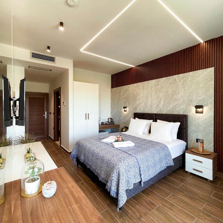 Hotel Lajka Luxury - Deluks Soba s Bračnim Krevetom i Pomoćnim Ležajem - 7