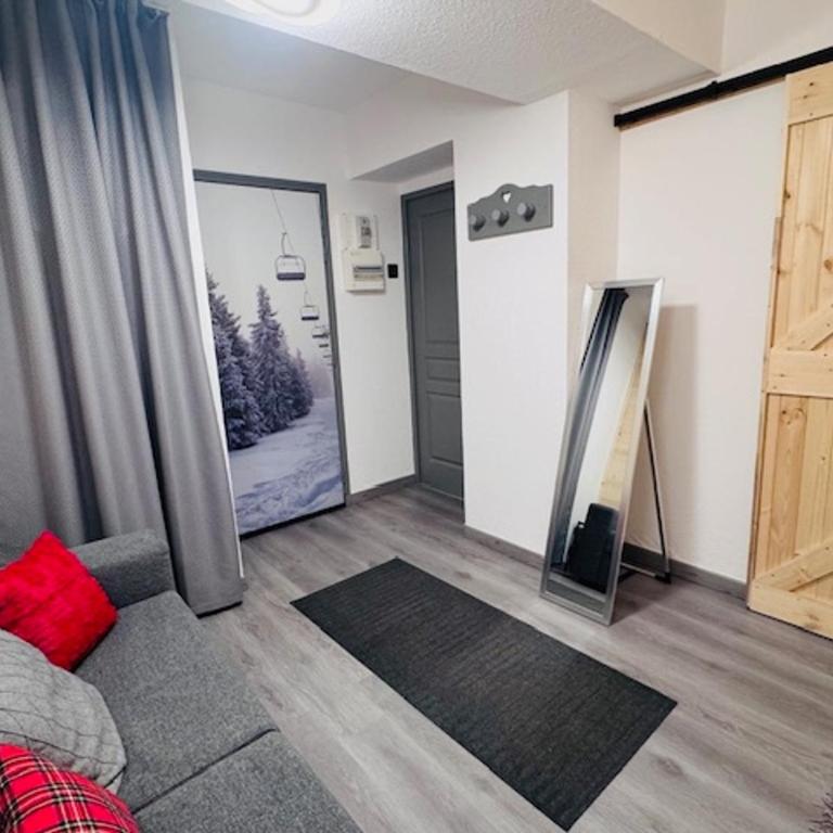 Appartement rénové au centre des 2 Alpes, proche pistes - FR-1-546-65 - Studio - 9