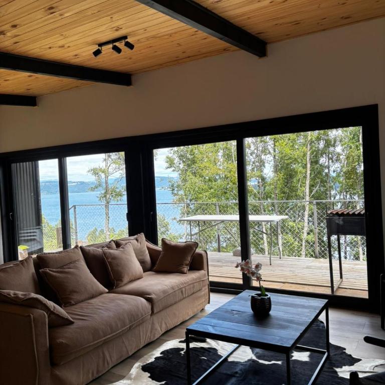 Amazing house with a lake view - One-Bedroom House - 1