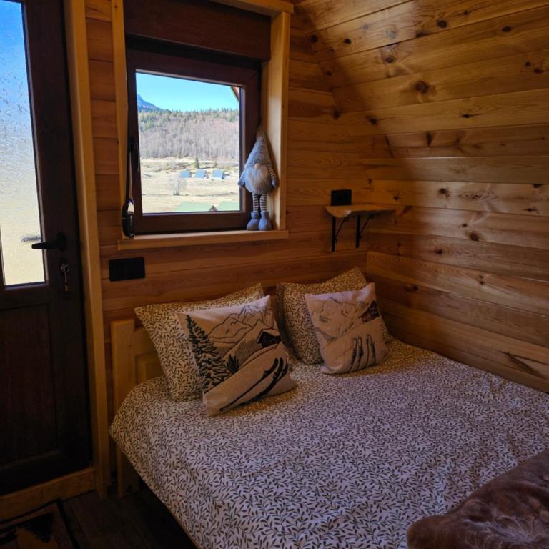 Mountain Peace - One-Bedroom Chalet - 7