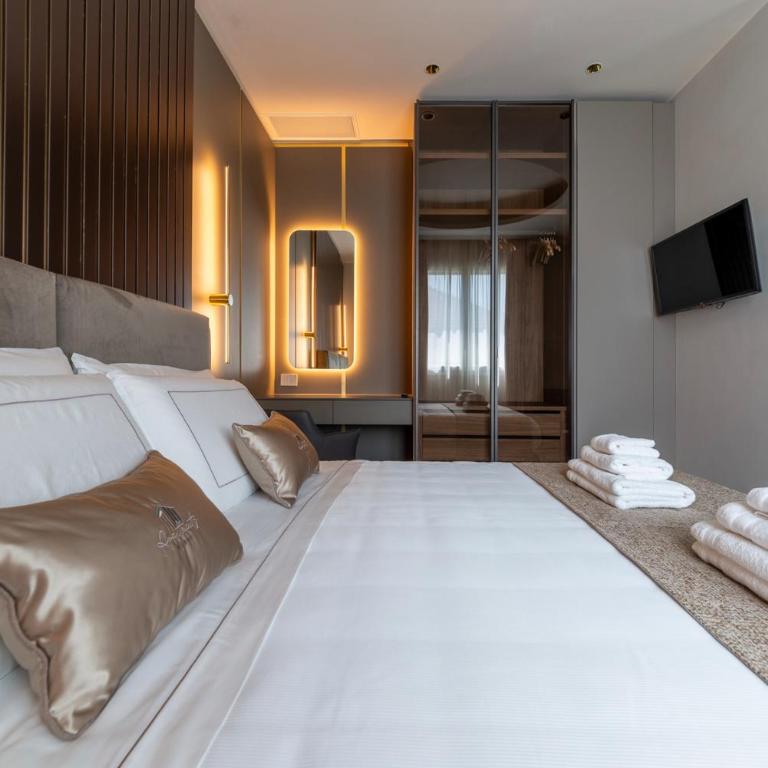 MW Apartments - One-Bedroom Loft Apartment with Balcony - 8