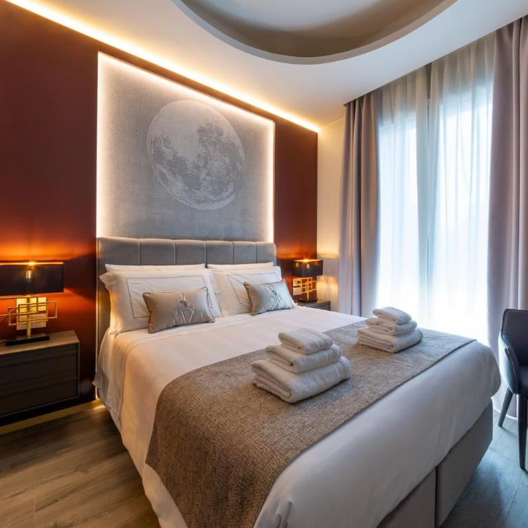 MW Apartments - Deluxe Double Room with Balcony - 9