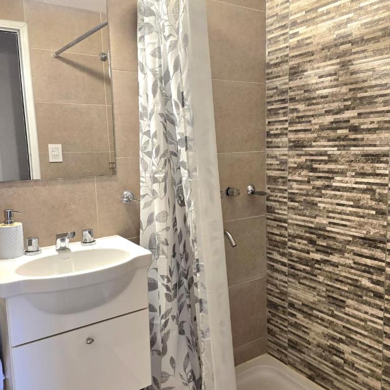Encantador departamento VIP con cochera cerca del río - Apartamento de 2 dormitorios - 40