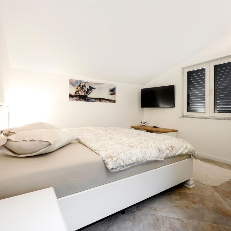 Apartment MATEJA - Apartman sa 2 Spavaće Sobe, Balkonom i Pogledom na More - 24