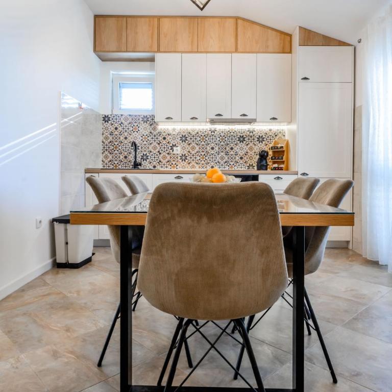 Apartment MATEJA - Apartman sa 2 Spavaće Sobe, Balkonom i Pogledom na More - 19