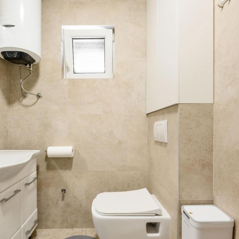 Apartment MATEJA - Apartman sa 2 Spavaće Sobe, Balkonom i Pogledom na More - 48