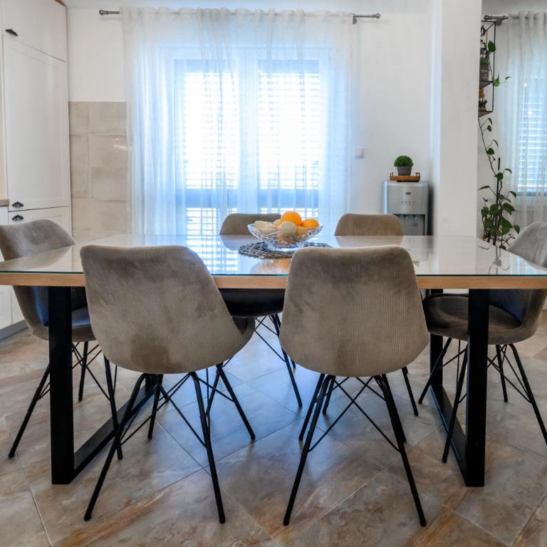 Apartment MATEJA - Apartman sa 2 Spavaće Sobe, Balkonom i Pogledom na More - 18