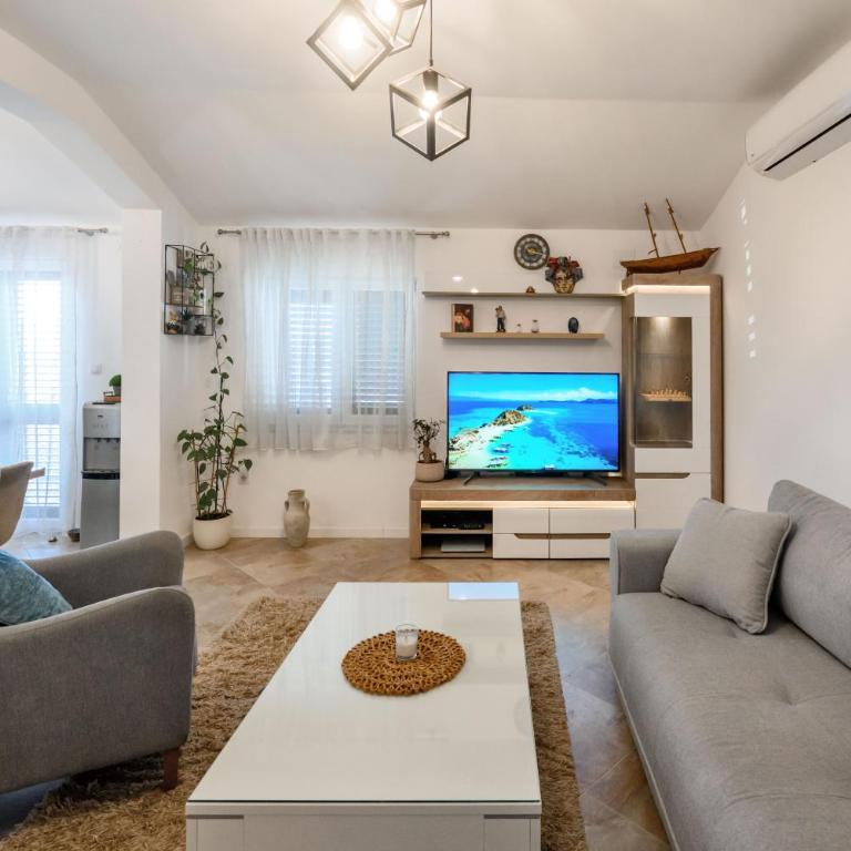Apartment MATEJA - Apartman sa 2 Spavaće Sobe, Balkonom i Pogledom na More - 21