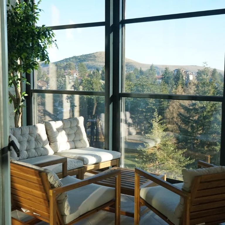 Sky Spa Penthouse Suite with Hot Tub Zlatibor - Suite with Mountain View - 7