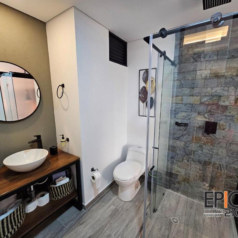 Epic Suite 210 Deluxe Airport - King Studio with Sofa Bed - 6