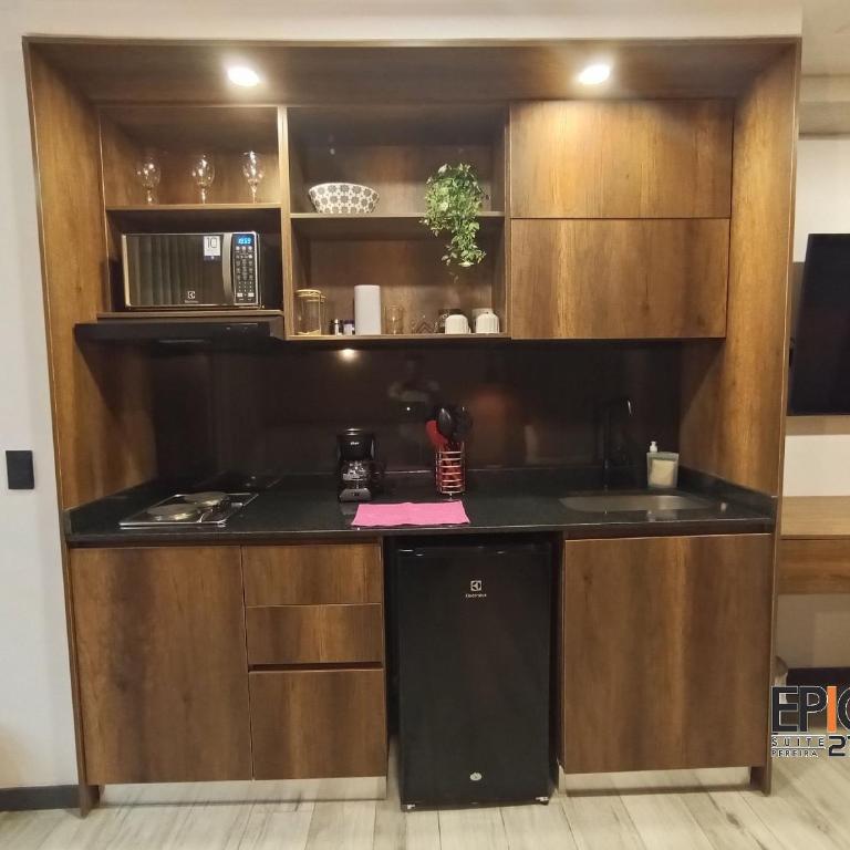 Epic Suite 210 Deluxe Airport - King Studio with Sofa Bed - 29