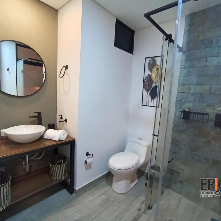 Epic Suite 210 Deluxe Airport - King Studio with Sofa Bed - 15