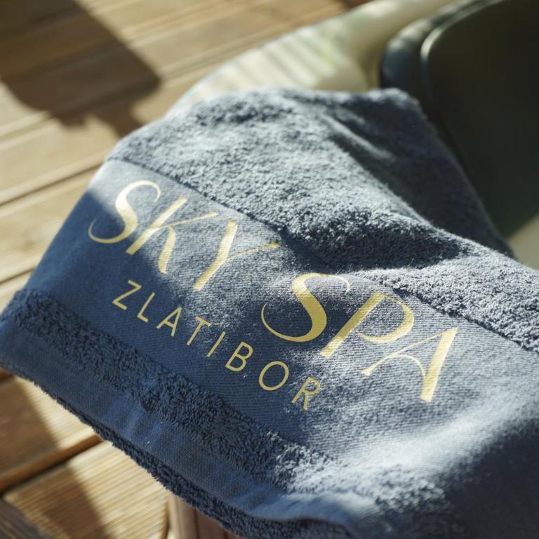 Sky Spa Penthouse Suite with Hot Tub Zlatibor - Suite with Mountain View - 25