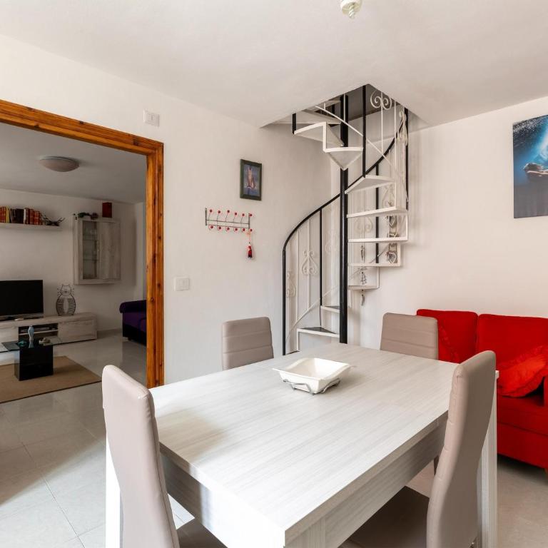 Su due livelli, con aria condizionata - Appartamento con 2 Camere da Letto - 5