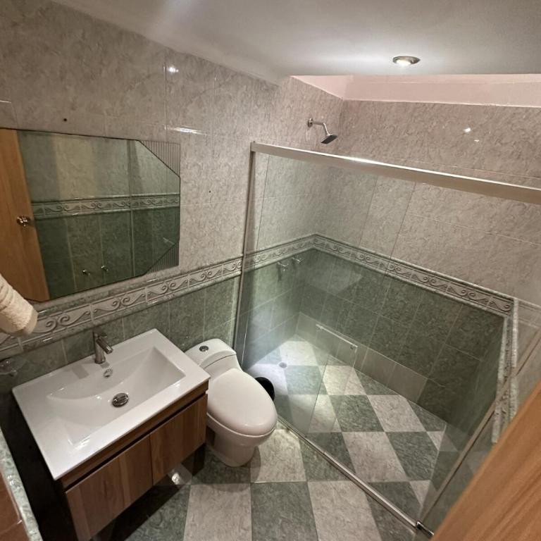 Central Medellín 3BR appartment awe-inspiring Jaguar Mural - Apartamento de 3 dormitorios - 10